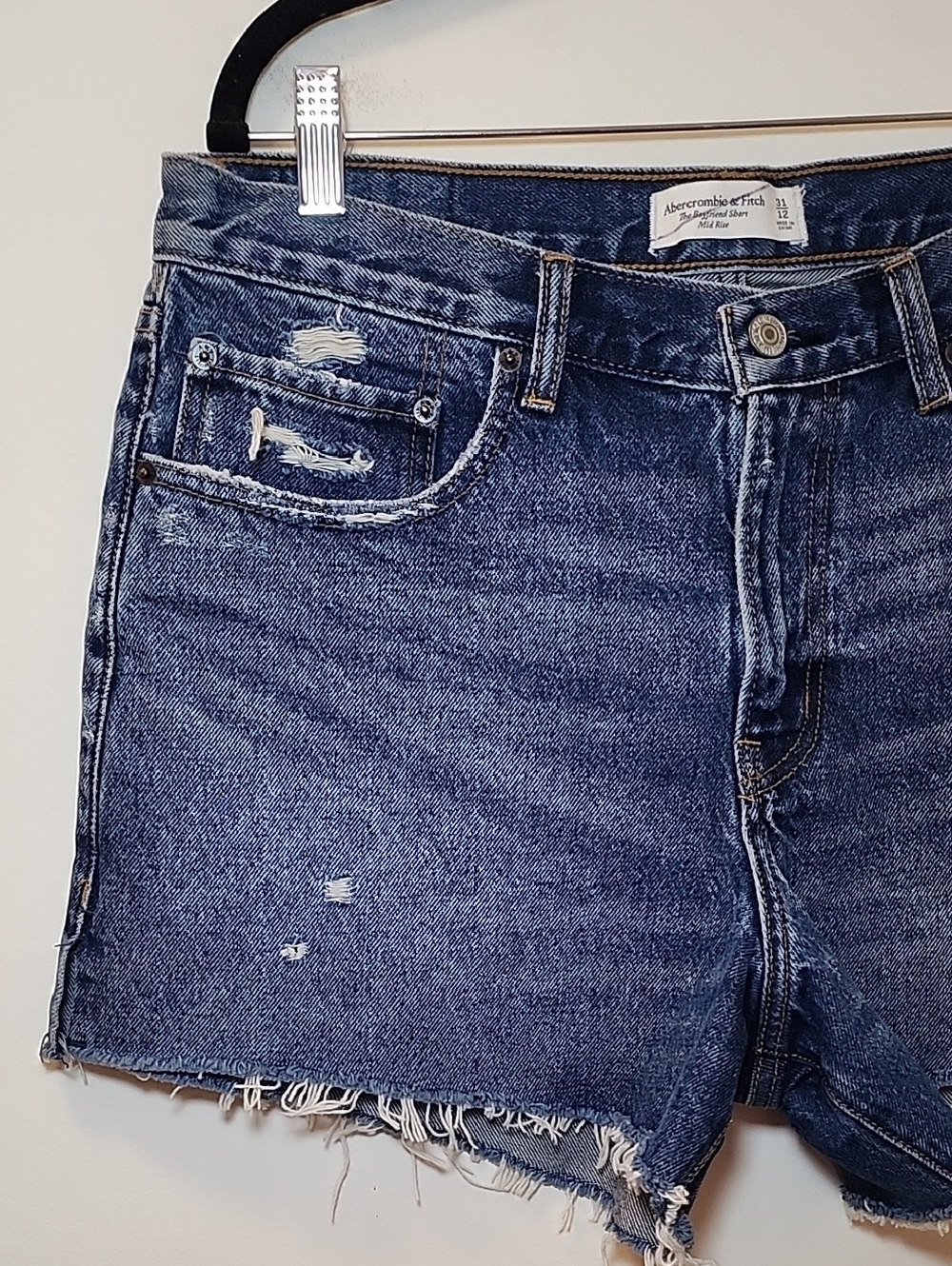 Abercrombie&Fitch The Boyfriend Short  mid-rise medium wash distressed Sz 31/12 - Picture 4 of 16